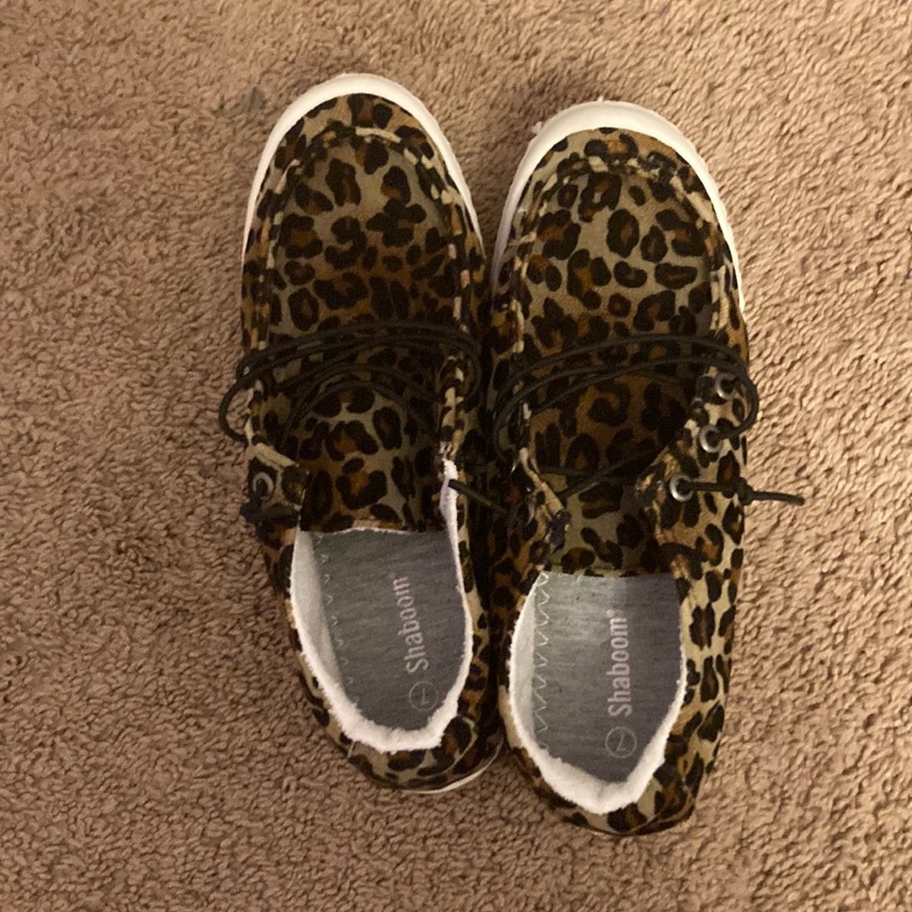Woman’s leopard print slip on shoes size 7